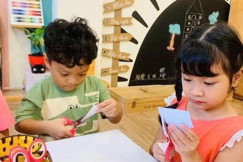 Thiếu và chưa đạt chuẩn, giáo viên mầm non đang chịu nhiều áp lực