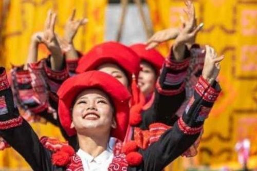 Góp ý dự thảo Văn kiện Đại hội XIV của Đảng: Công nghiệp văn hóa - trụ cột phát triển mới