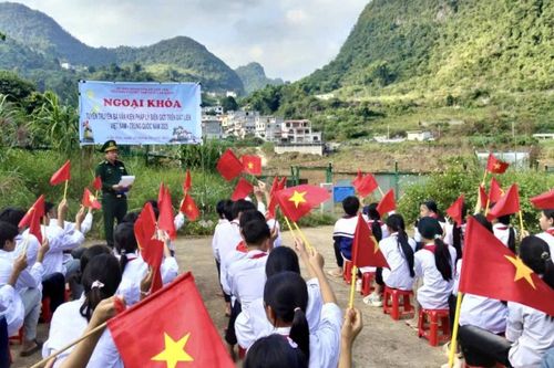 Từ biên cương gieo hạt mầm yêu nước