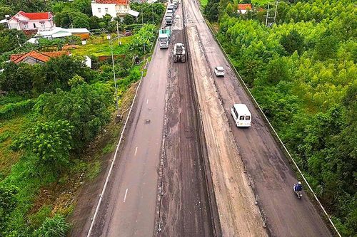Sửa đường vào mùa mưa, quốc lộ 1 qua Đắk Lắk nhan nhản 'bẫy' nguy hiểm