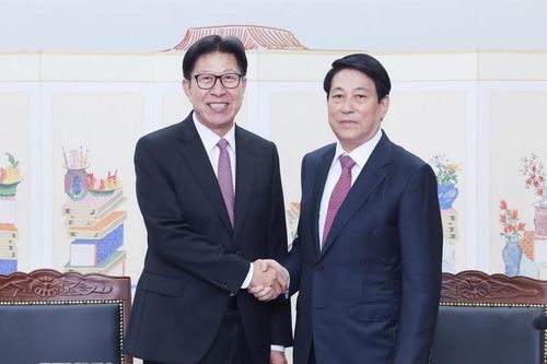Busan mở rộng hợp tác với TP.HCM về cảng biển, đóng tàu và du lịch