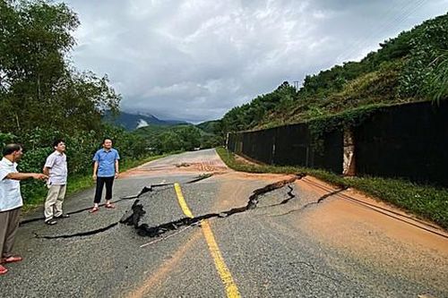 Chi viện 40.000 'rọ thép' cho miền Trung để giữ đường, giữ cầu