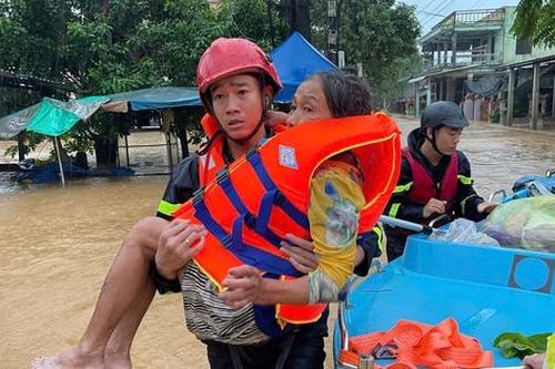 Gia đình được cứu trong lũ, người đàn ông viết thư cảm ơn, 'xin nhận Huế làm quê hương thứ 2'