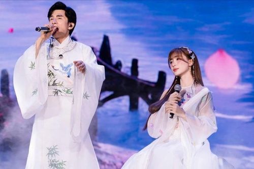 Hòa Minzy, Đen, Rhyder hòa giọng cùng anh Bo Đan Trường trong concert thanh xuân