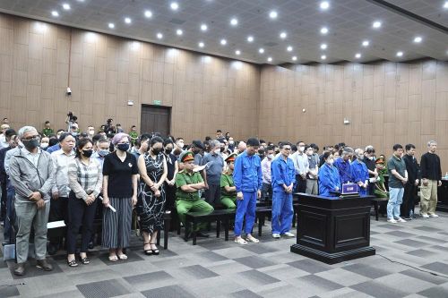 Ca sĩ và hàng loạt 'quý bà' trong vụ King Club lý giải động cơ đánh bạc