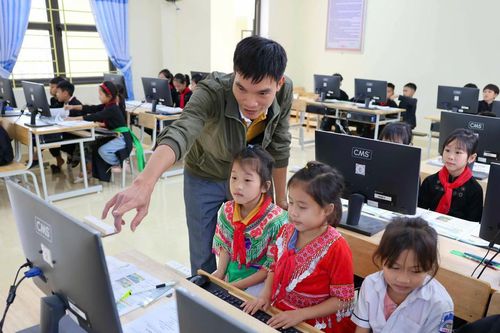 Tất cả nhà giáo đều được hưởng hệ số lương đặc thù