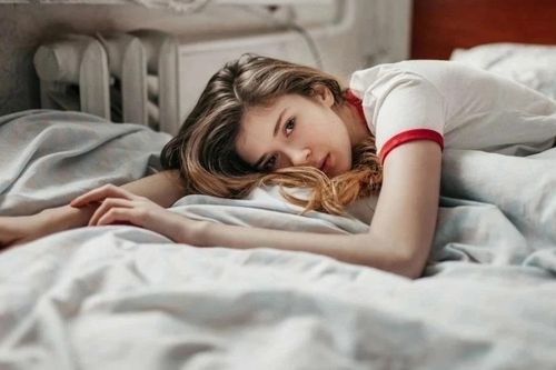 Biểu hiện của bệnh gan dễ nhận biết nhất vào buổi sáng