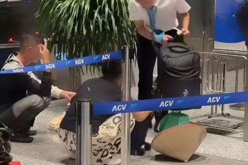 Vị thế hãng hàng không nhìn từ chiếc cân đặt ở cửa ra tàu bay