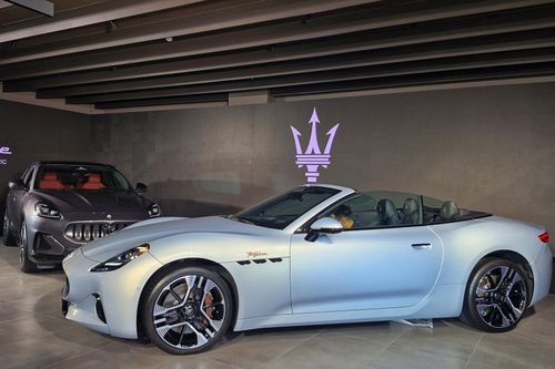 Cận cảnh GranCabrio Folgore - xe sang mui trần thuần điện của Maserati