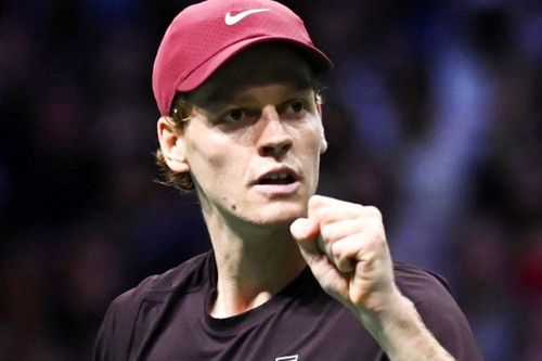 Thắng 'hủy diệt' Zverev, Sinner vào chung kết Paris Masters và sẵn sàng đòi lại ngôi số một thế giới