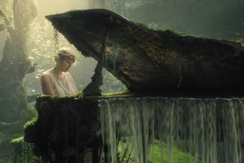 Ca khúc 'Cardigan': Bước ngoặt khác thường của Taylor Swift