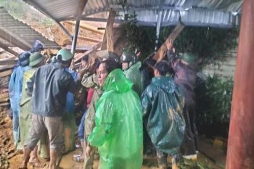 Công an xã Phước Thành kịp thời cứu nạn nhân bị sạt lở vùi lấp