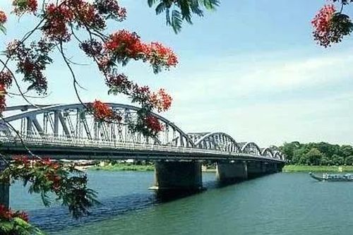 Huế ngày giao mùa