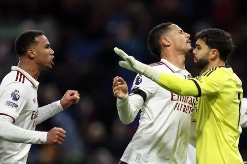 Khi thủ môn Arsenal trở thành 'khán giả hưởng lương cao nhất thế giới'