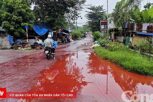 Thái Nguyên: Nước bùn đỏ tràn ra đường, người dân lo ngại ô nhiễm