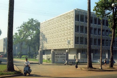 Trường đại học nào lâu đời nhất miền Nam?