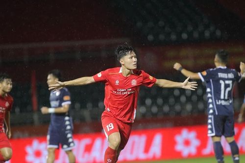 Đặng Văn Lâm chơi không hay, Ninh Bình gây thất vọng; MU đứt mạch thắng, Arsenal giữ vững ngôi đầu Premier League