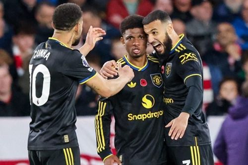 Man United hòa 2-2 Forest: Casemiro tỏa sáng, Mainoo bị gạt