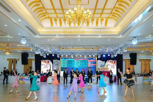 Trao 270 giải cho các VĐV tham gia Giải khiêu vũ thể thao và các loại hình nghệ thuật tại Nghệ An