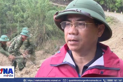 Bộ đội mở lối vào 5 thôn đang cô lập ở Quảng Ngãi