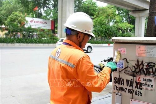 Chặn quảng cáo trên tủ điện để bảo đảm mỹ quan đô thị