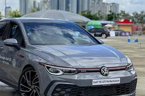 Volkswagen Golf ra mắt tại Việt Nam, giá từ 798 triệu đồng