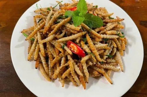 Đặc sản Tây Bắc 'nhìn sợ khiếp vía' nhưng ăn thì lại nghiện