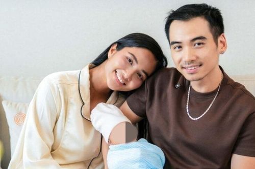 Từ vụ vợ chồng H'Hen Niê dùng sữa mẹ pha cà phê, chuyên gia y tế nói gì?