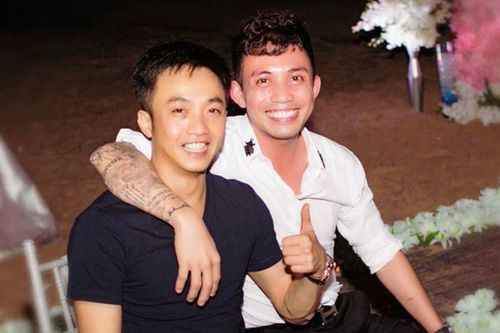 Chi tiết đặc biệt trên chiếc xe gần 6 tỷ Minh Nhựa vừa tậu