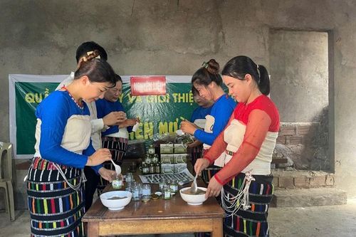 Khởi nghiệp với muối mắc khẻn Mường Đeng