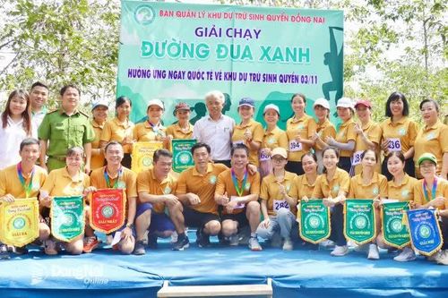 [Chùm ảnh] Giải chạy 'Đường đua Xanh' hưởng ứng Ngày Quốc tế về Khu dự trữ sinh quyển