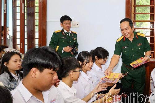 Công tác tuyên truyền pháp luật của lực lượng vũ trang tỉnh Khánh Hòa: Sát thực tế, phù hợp từng đối tượng
