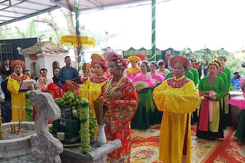 Linh thiêng Lễ hội Đền Đôi Cô Cam Đường
