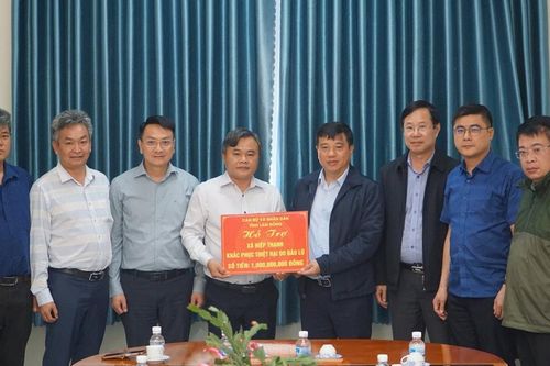 Bí thư Tỉnh ủy Lâm Đồng Y Thanh Hà Niê Kđăm kiểm tra, chỉ đạo ứng phó mưa lũ
