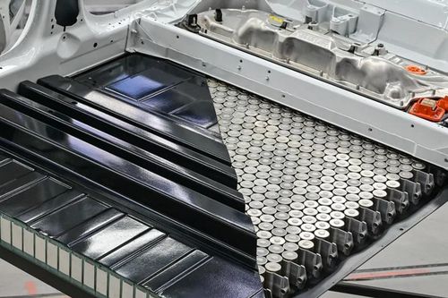 Cháy xe điện: Cái giá của cuộc đua hiệu suất và sạc nhanh