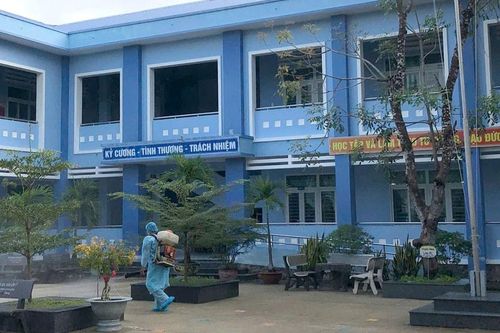 Hàm Thuận khử khuẩn môi trường, phòng dịch sau mưa lũ