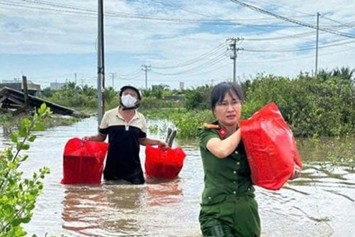 Ấm lòng giữa vùng mưa lũ Lâm Đồng