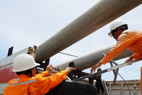 Nỗ lực khắc phục hậu quả mưa lớn gây ngập bùn đất tại Tuy Phong