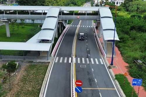 Cận cảnh đường song hành Võ Nguyên Giáp vừa thông xe, giảm ùn ứ khu Đông TP.HCM