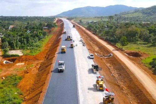 Quyết tâm hoàn thành các dự án cao tốc trước 19/12