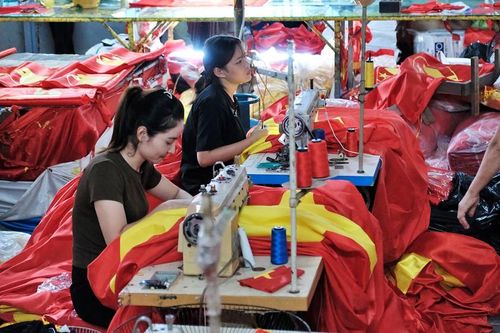 Làng may cờ Từ Vân đỏ thắm niềm tự hào
