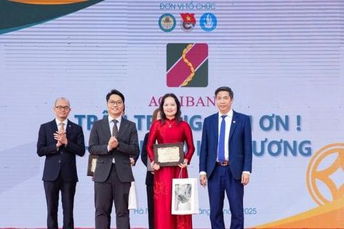 Agribank đồng hành cùng Ngày hội tuyển dụng 2025 Học viện Tài chính, mang đến cơ hội việc làm cho hàng nghìn sinh viên