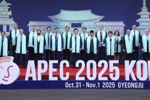 APEC kết thúc với lời kêu gọi chia sẻ lợi ích thương mại
