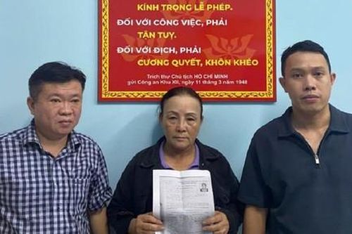 Nữ chủ cửa hàng đồ gỗ là bị can trốn truy nã 12 năm