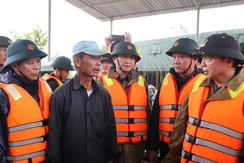 Miền Trung nước lớn, đứng ngồi không yên…