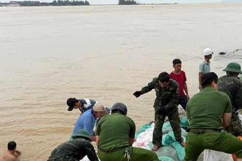 Đà Nẵng: Kè Duy Nghĩa vẫn đứng vững trước sóng to gió lớn