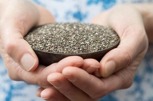 5 nhóm người nên thận trọng khi sử dụng hạt chia