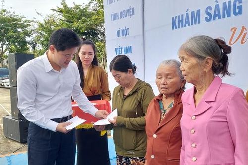 Chăm sóc sức khỏe đồng bào vùng sâu, vùng xa luôn là ưu tiên hàng đầu của ngành Y tế