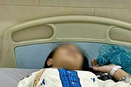 Mâu thuẫn từ việc làm tổ trưởng, nữ sinh lớp 8 ở An Giang bị bạn đánh hội đồng