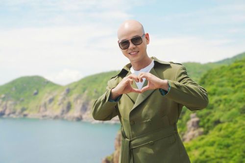 Phan Đinh Tùng tự tay lên ý tưởng, viết kịch bản, rủ vợ đóng MV mới